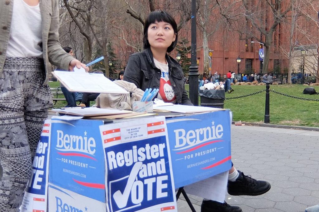 Registering Voters in New York Photo credit: owlin aolin / Flickr (CC BY 2.0) 