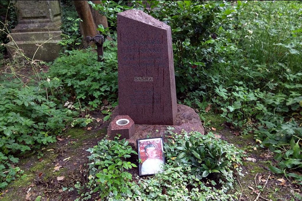 Alexander Litvinenko's grave. Photo credit: Cory Doctorow / Flickr (CC BY-SA 2.0) 