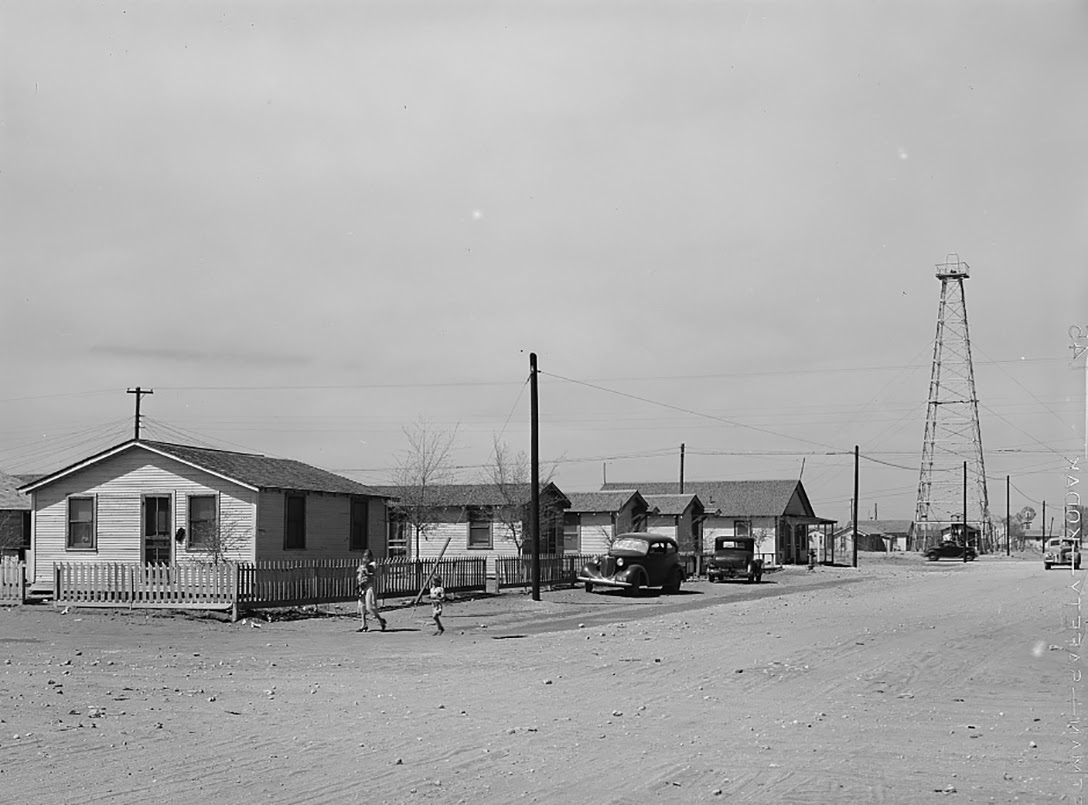 Oil field, worker housing, Hobb