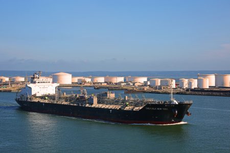 Oil tanker, Le Havre