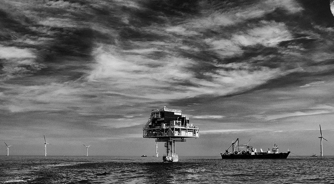 Baltic Sea, Oil platform