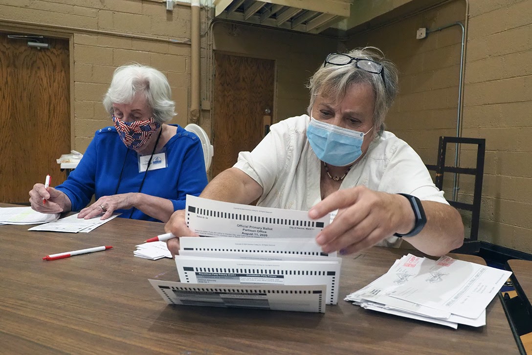 Racine, WI, poll worker