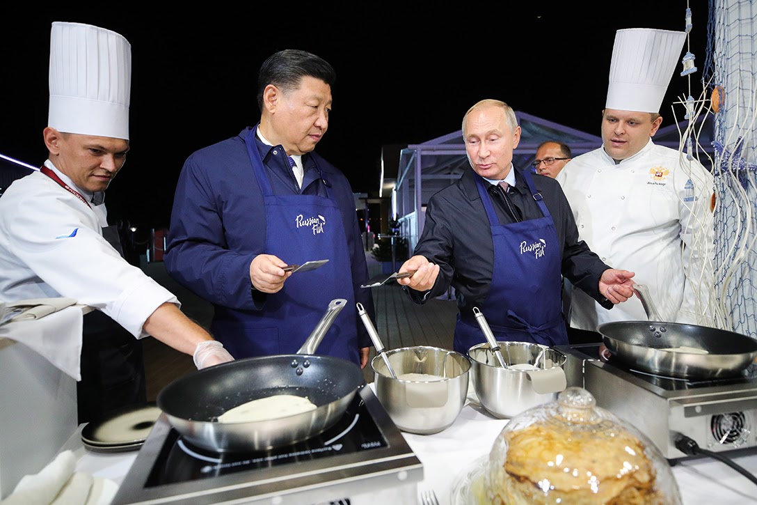 Xi Jingpingm Vladimir Putin, pancakes