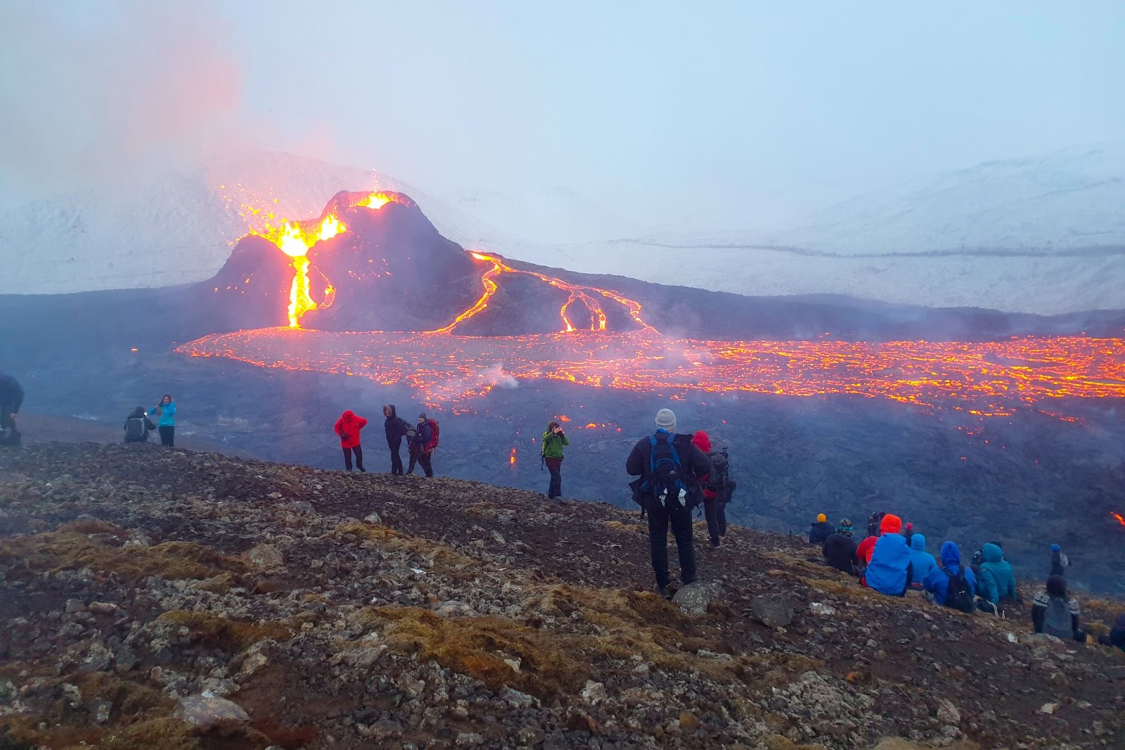 Geldingadalir eruption, Iceland, spectators
