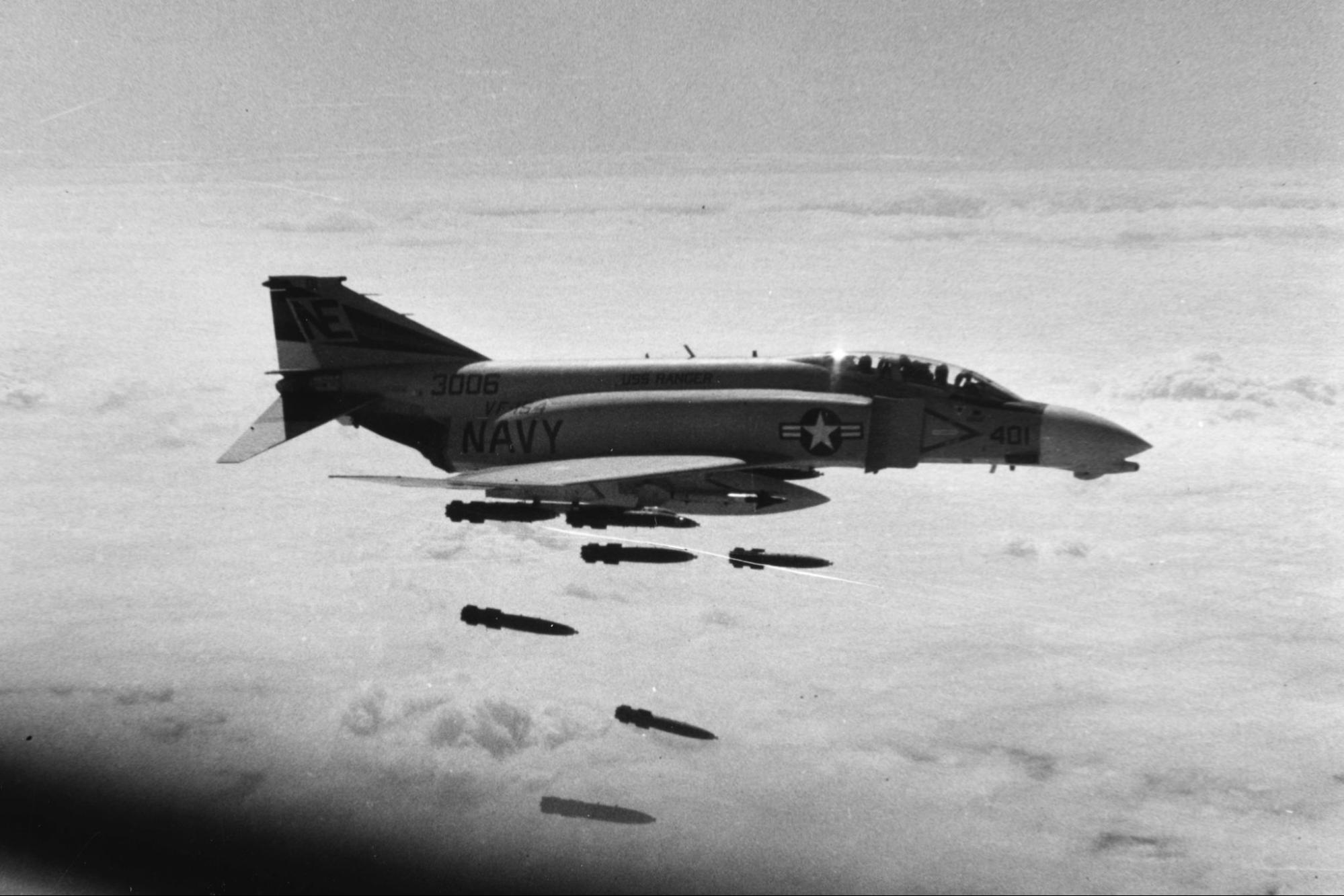 US Navy, bombs, Vietnam