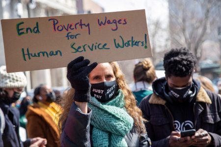 US labor, new data analysis, poverty-level wages, women, people of color
