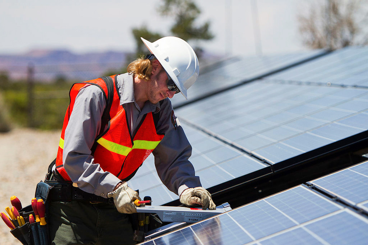 solar-panels-that-can-generate-electricity-at-night-developed-at