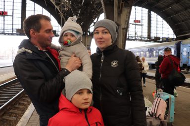 Ukraine, displaced persons, Train, Station