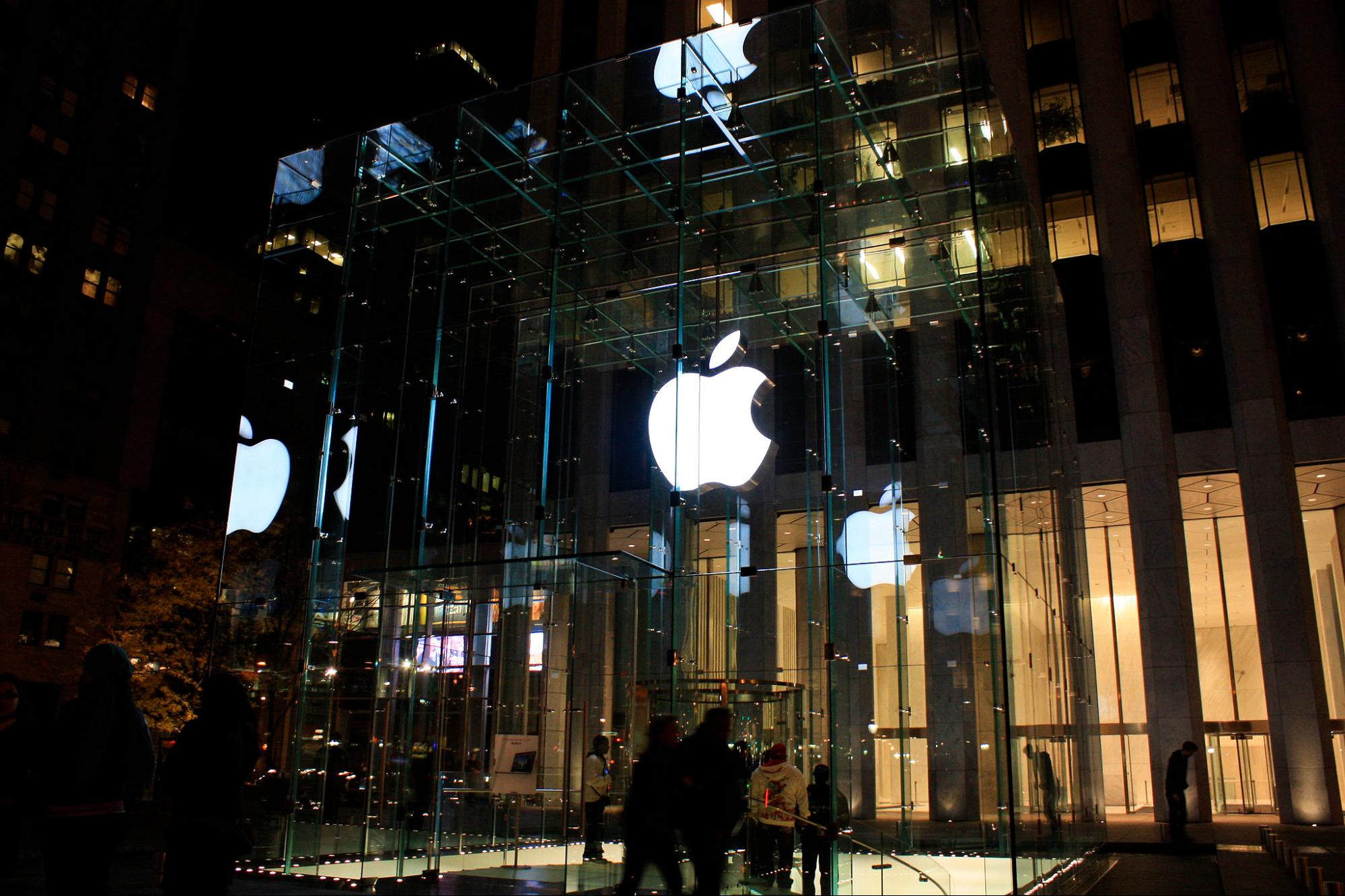 Workers at Atlanta Apple Store File to Hold First US Union Election