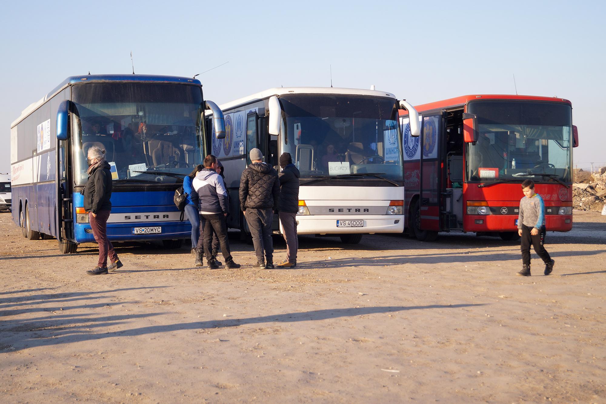 Ukrainian refugees, Palanca, buses