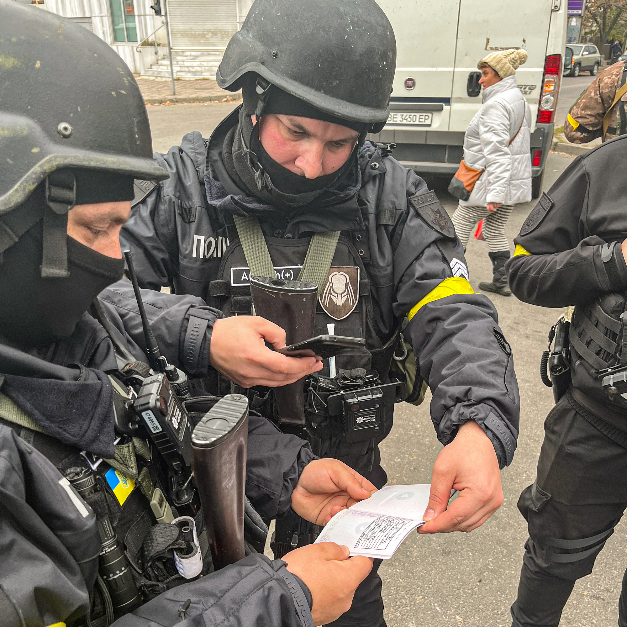 Ukrainian_Security_Checking_Papers_2000x2000.jpg