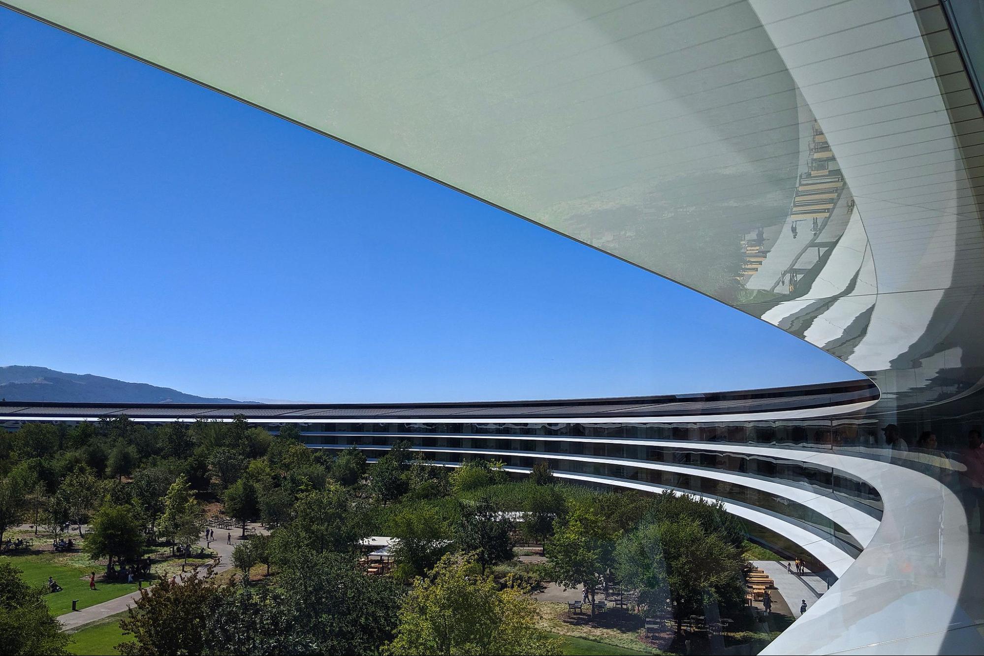 Apple Joins Amazon, Google, and Microsoft in Tech Industry Layoffs