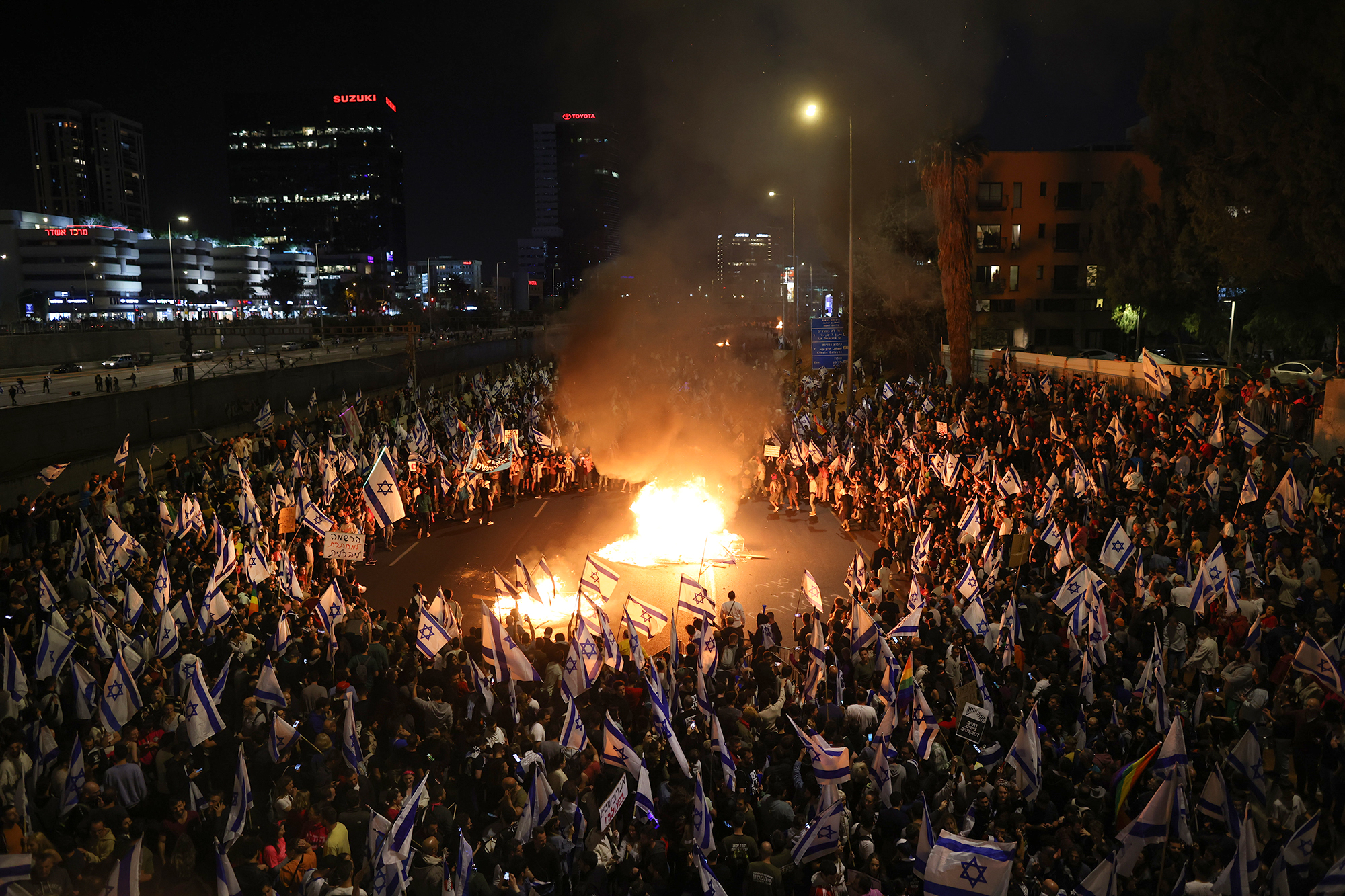 Tel Aviv, judiciary, protest, bonfire