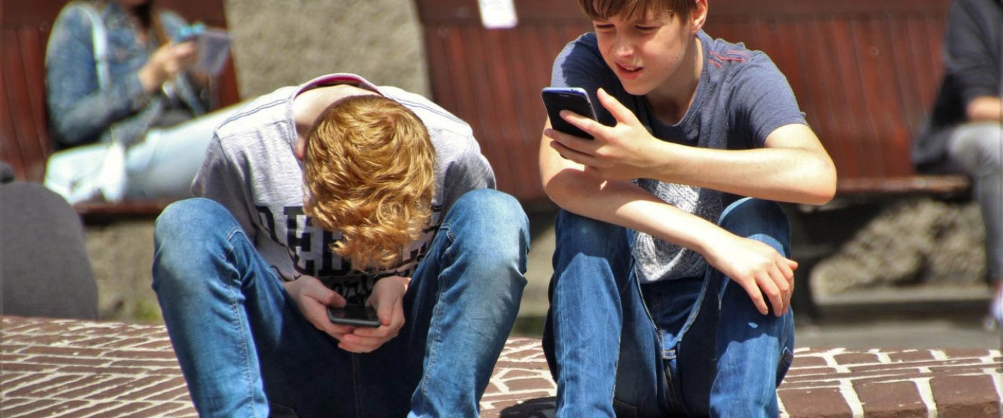 Image Alt Text: technology, US bill, protecting kids, social media