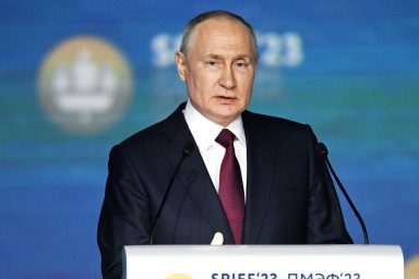 Vladimir Putin, Economic Forum