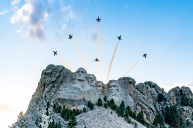 Donald Trump, Mount Rushmore, Jets