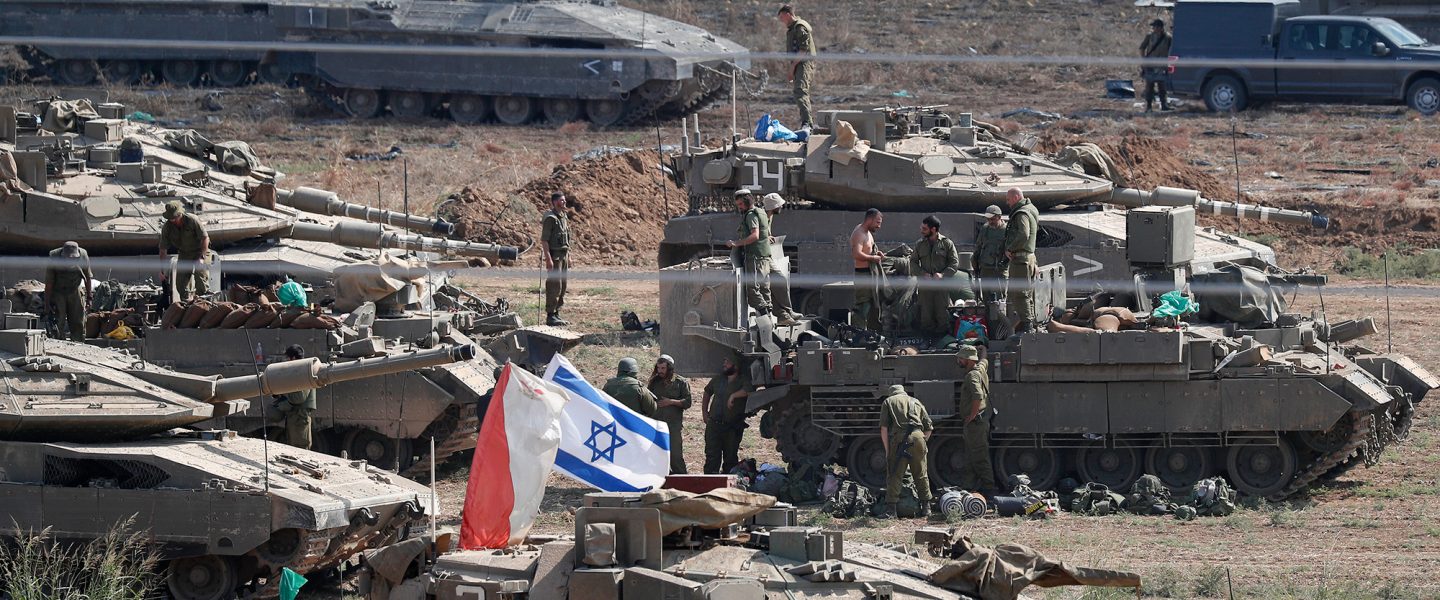 Israeli tanks, prepare to enter, Gaza