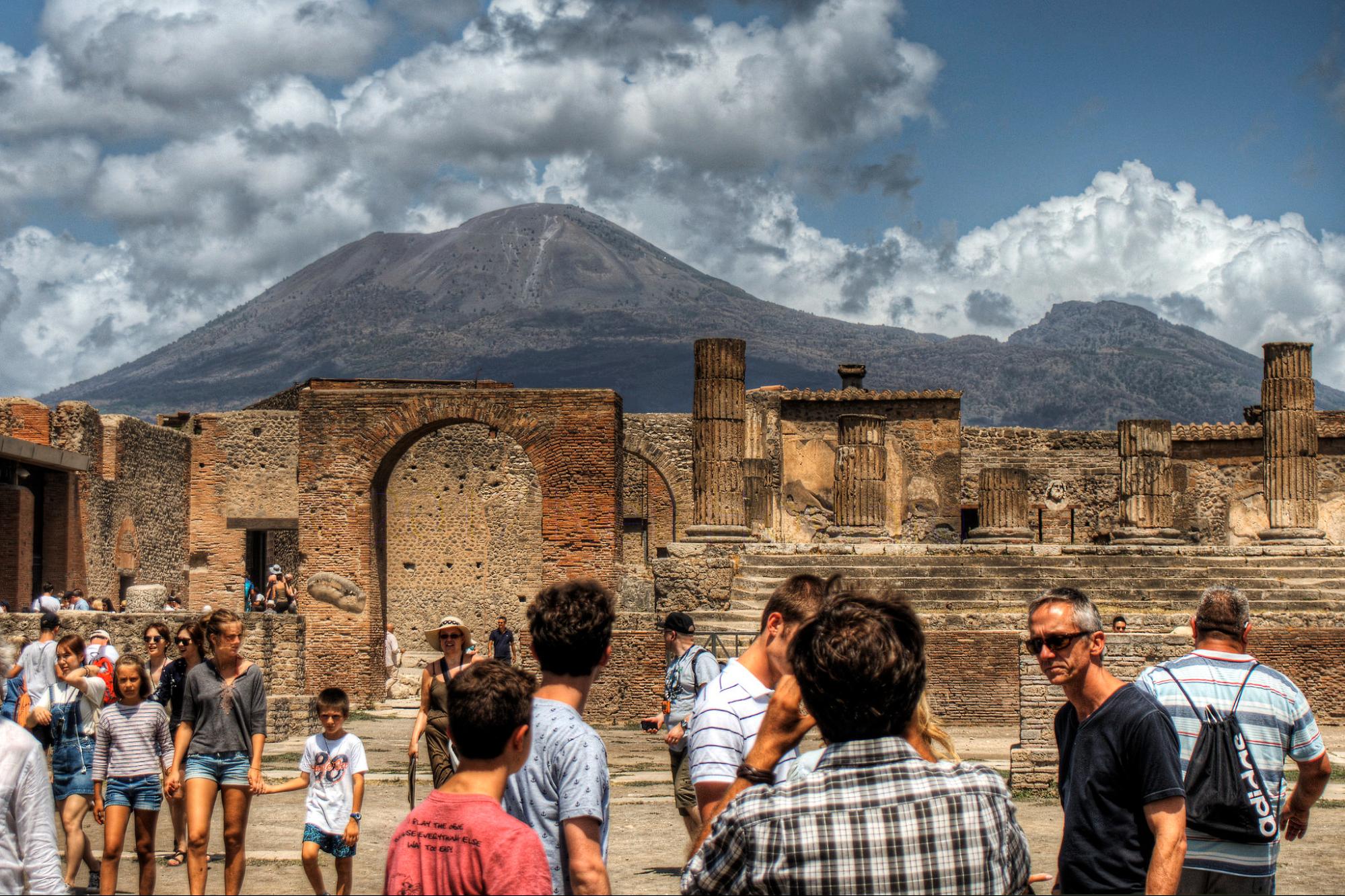 tech, AI, Mount Vesuvius, research, ancient scrolls, reading carbonized papyrus