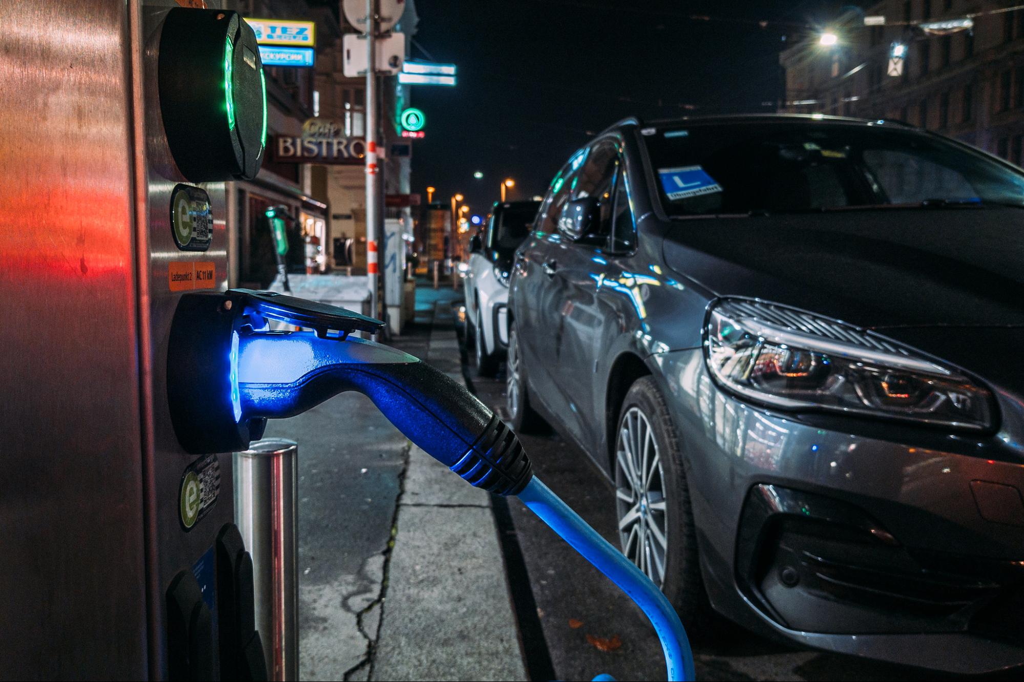 climate crisis, global warming, emissions, electric vehicle sales, record predicted