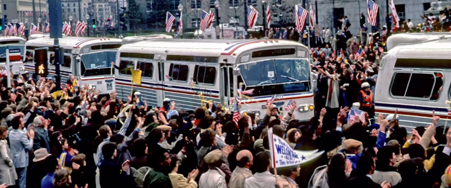 Buses, 52 Americans, hostages, Iran