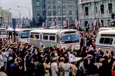 Buses, 52 Americans, hostages, Iran