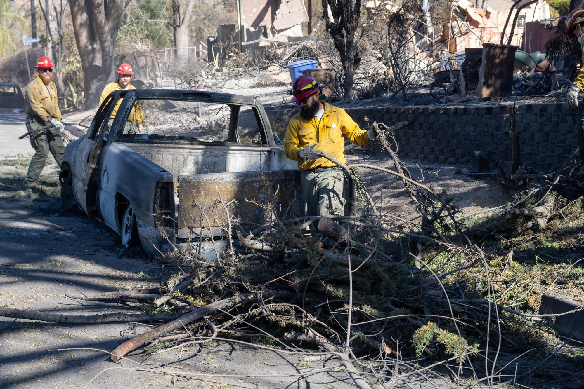 Forestry crews, remove debris, Altadena, CA