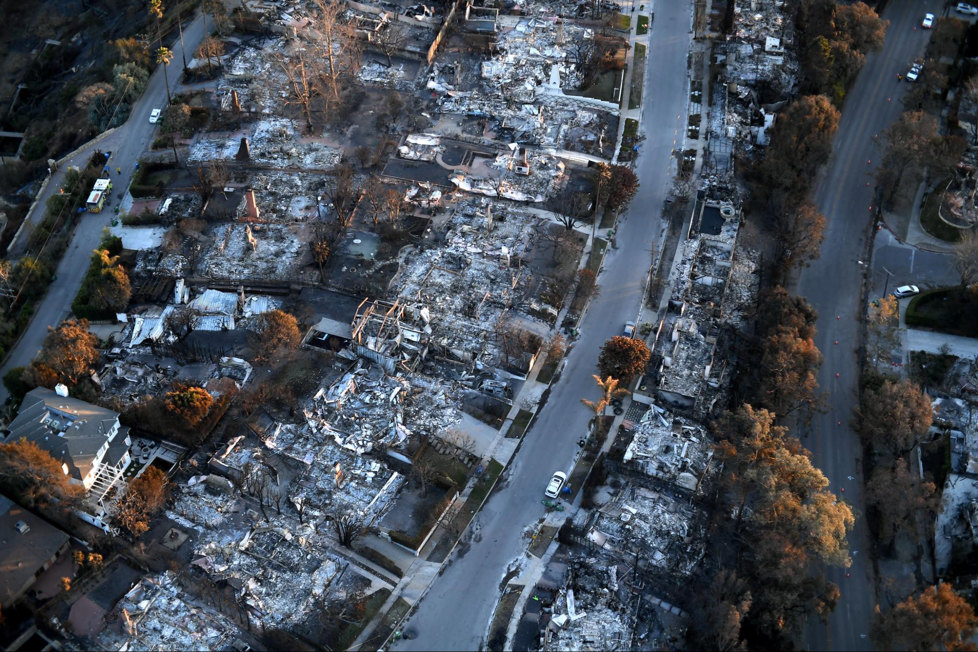 neighborhoods, devastated, Palisades Fire