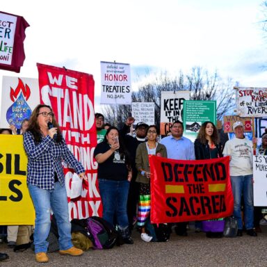 environment, climate crisis, Greenpeace protests, Dakota oil pipeline