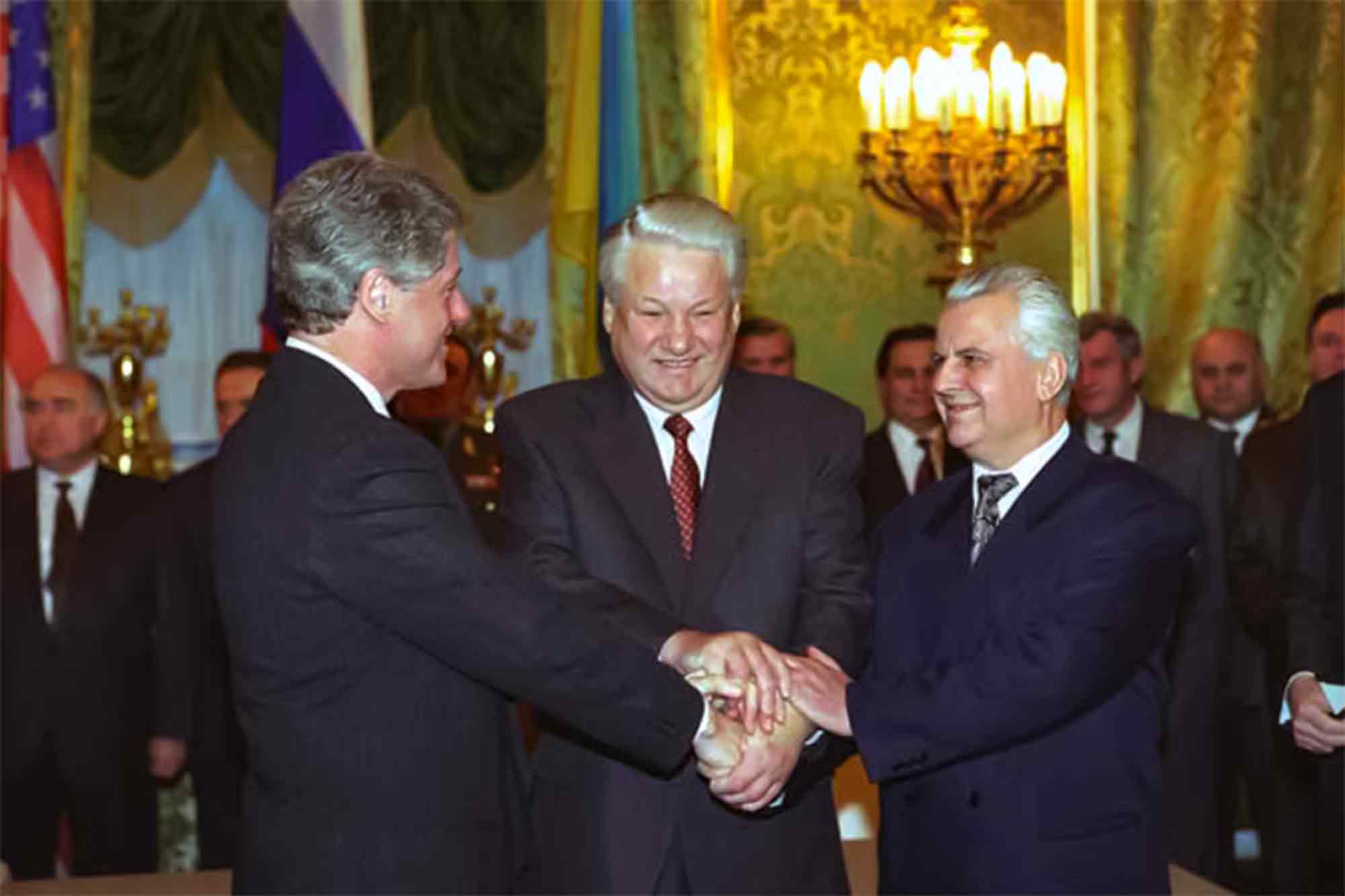 Bill Clinton, Boris Yeltsin, Leonid Kravchuk, Ukraine, WMD, Dismantlement