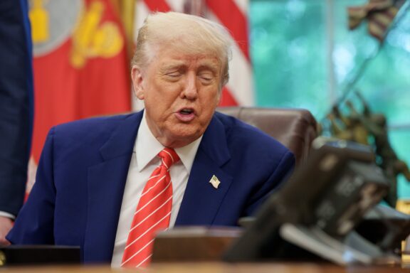 Donald Trump, UK, Oval Office
