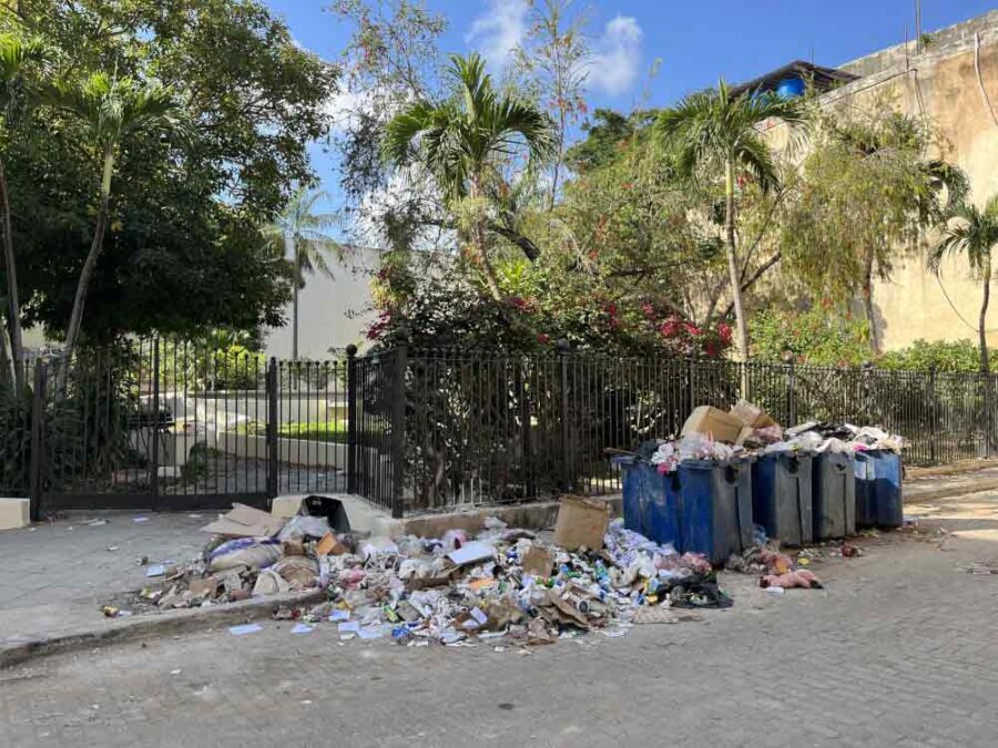 Trash, streets, Havana