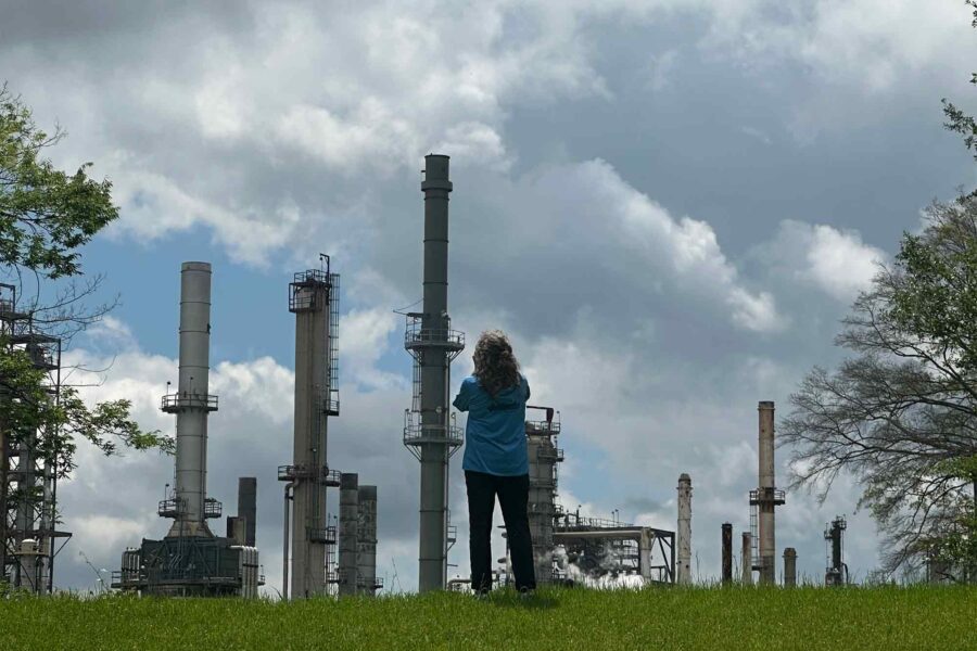 Sharon Wilson, surveys, refinery