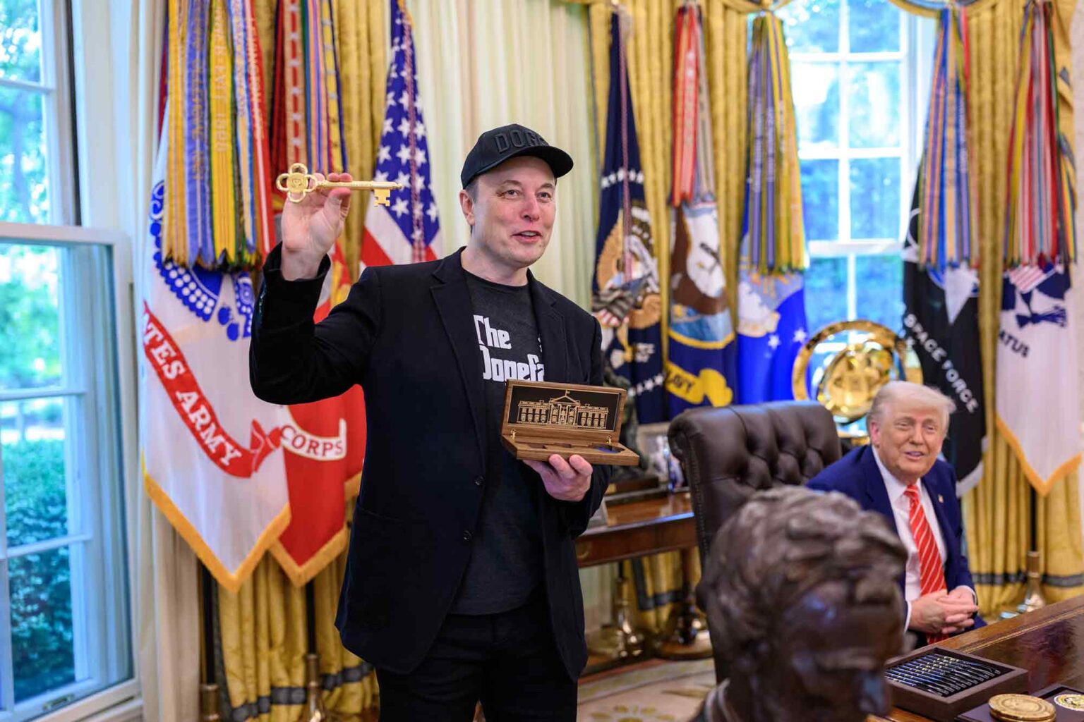 Donald Trump, Elon Musk, gold key, White House