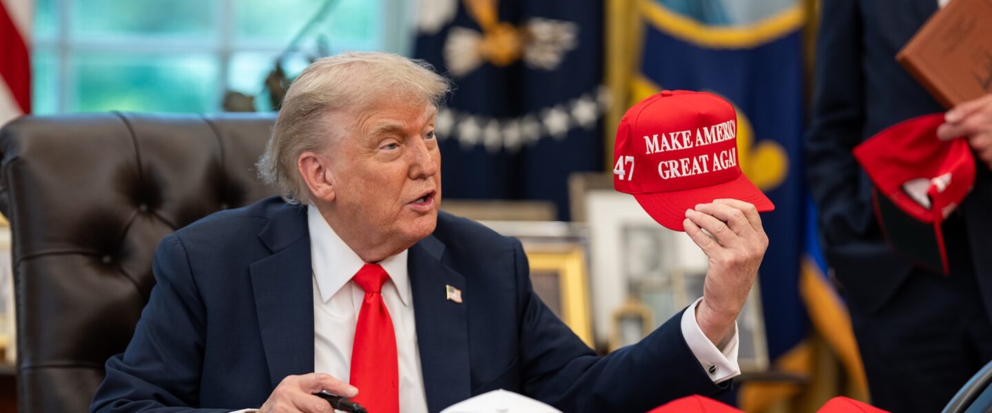 Donald Trump, Gift, Oval Office
