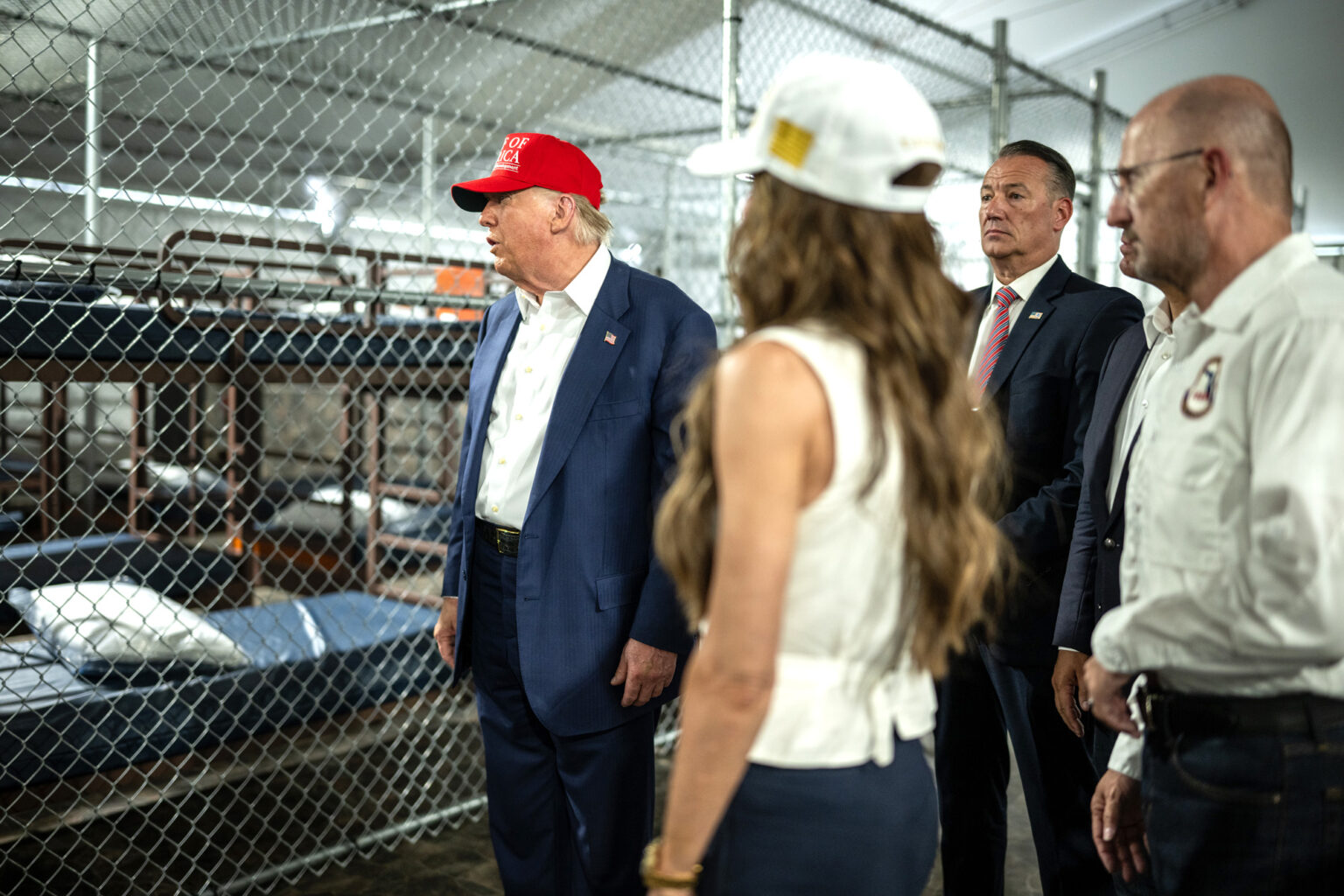 Donald Trump, Kristi Noem, Everglades Auschwitz