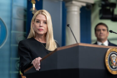 Donald Trump, Press Conference, Pam Bondi, White House