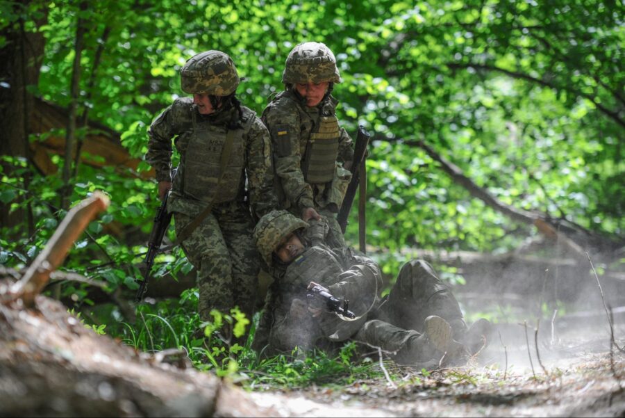 Lesia, Anya, evacuate, wounded, Ukraine