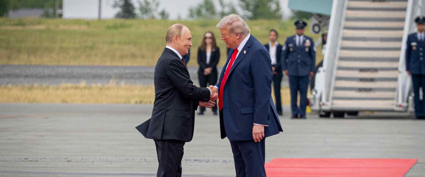 Donald Trump, welcomes, Vladimir Putin, Alaska