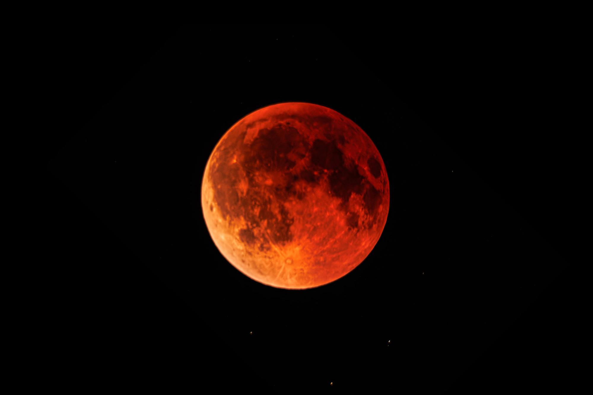 science, astronomy, stargazing, blood moon, fall 2025 lunar eclipse