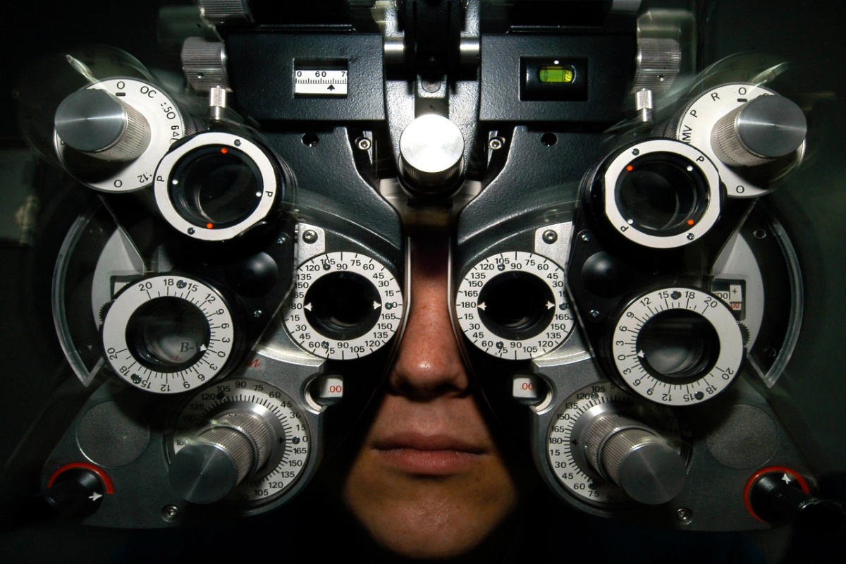 science, medicine, vision, disease, electronic implant, sight restoration