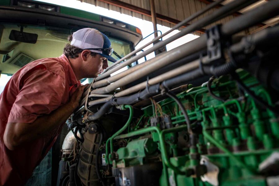 Farmers, equipment operators, Right to Repair, laws