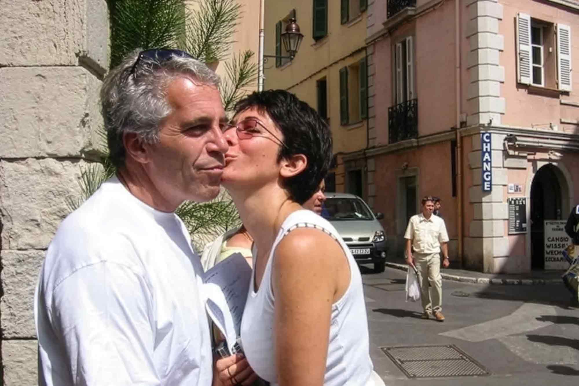Jeffrey Epstein, Ghislaine Maxwell, kissing, France, Saint-Tropez