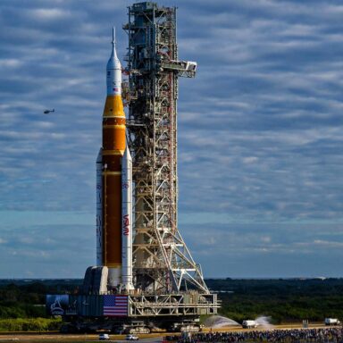 space exploration, NASA, manned moon mission, Artemis II rocket, hydrogen leaks, launch postponed until March