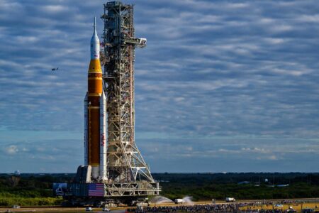 space exploration, NASA, manned moon mission, Artemis II rocket, hydrogen leaks, launch postponed until March