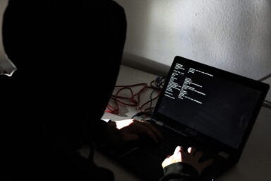 Tech, PCs, hacking, scareware, support scam, Google ads, simple fix
