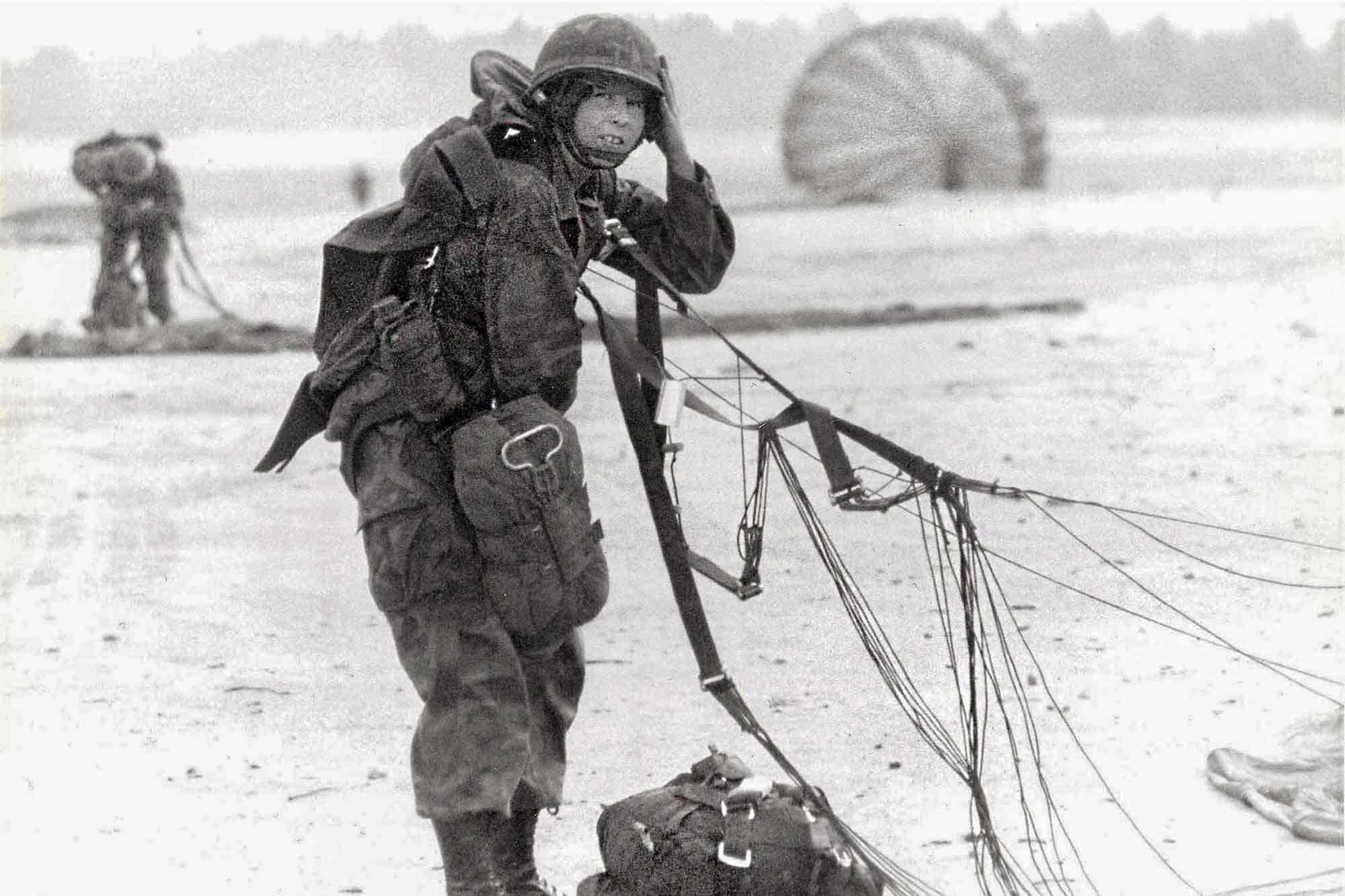 paratrooper, first all-female parachute jump, 82nd Airborne Division
