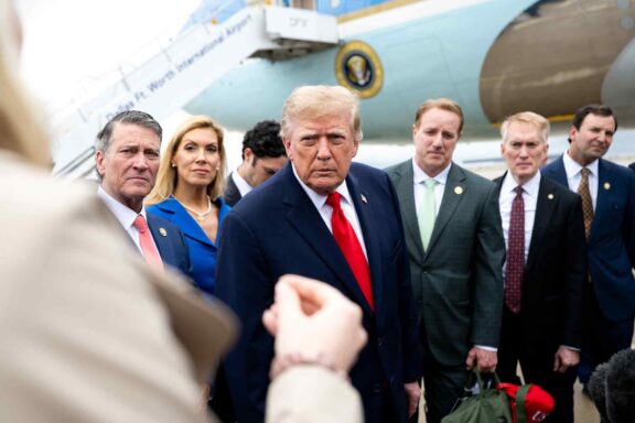 Donald Trump, Dallas Fort Worth International Airport